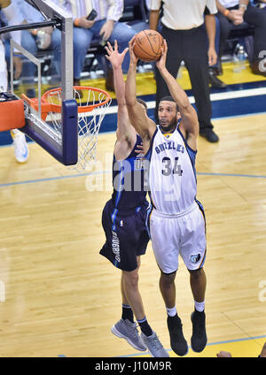 April 12, 2017: Dallas Mavericks forward Jarrod Uthoff (19) goes for a ...