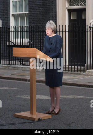 London, UK. 18th Apr, 2017. The Prime Minister, in Downing Street, calls a June General Election Credit: Ian Davidson/Alamy Live News Stock Photo