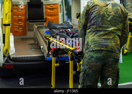 German Paramedic Soldiers Has A Medical Exercise Stock Photo - Alamy