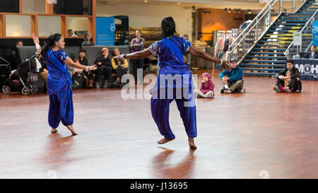 Seattle, Washington: Museum of History & Industry. Dancers from Culture Shakti perform in the Grand Atrium during Family Day with Festál. First establ Stock Photo