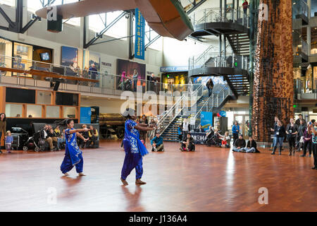 Seattle, Washington: Museum of History & Industry. Dancers from Culture Shakti perform in the Grand Atrium during Family Day with Festál. First establ Stock Photo