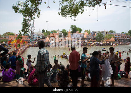 Pilgrims taking holy dip in kshipra river, ujjain, madhya pradesh, india, asia Stock Photo