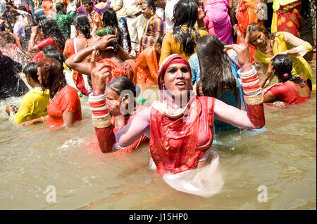 Transgender bathing in kshipra river, madhya pradesh, india, asia Stock Photo