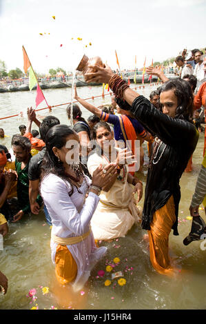 Transgender bathing in kshipra river, madhya pradesh, india, asia Stock Photo