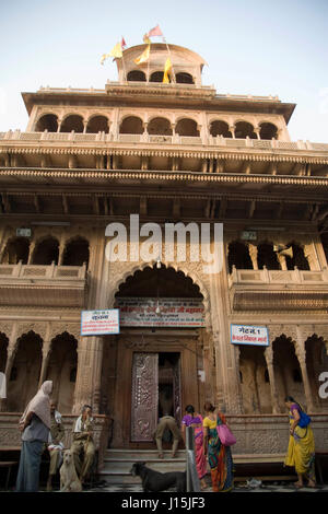 Shri banke bihari temple, vrindavan, uttar pradesh, india, asia Stock ...