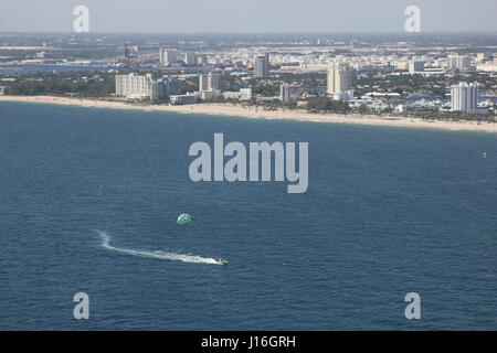 Parasail tour operates off Fort Lauderdale beach, Florida Stock Photo