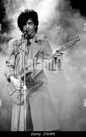 Prince performing on the second leg of his Controversy Tour
