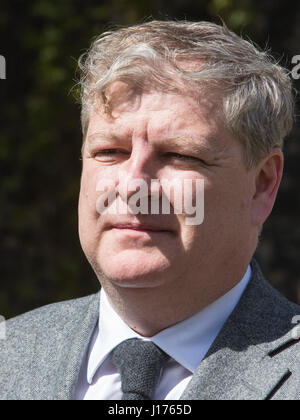London, UK. 18 April 2017. Angus Robertson MP, Deputy Leader of the Scottish National Party, SNP, Member of Parliament for Moray. Reactions to Prime Minister Theresa May calling a Snap General Election for 8 June 2017. Credit: Bettina Strenske/Alamy Live News Stock Photo
