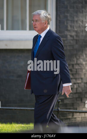 Downing Street, London UK. 18th April, 2017. Cabinet Ministers arrive for the first Tuesday morning cabinet meeting after Easter break before PM Theresa May announces a snap election for 8th June 2017. Photo: Defence Secretary Sir Michael Fallon MP arrives. In October 2017 Sir Michael Fallon resigned as Defence Secretary. Credit: Malcolm Park/Alamy Live News. Stock Photo