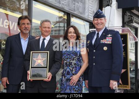 Hollywood, California, USA. 17th Apr, 2017. I15899CHW.Gary Sinise Honored With Star On The Hollywood Walk Of Fame .6664 Hollywood Boulevard in front of The Supply Sergeant, Hollyood, CA.04/17/2017.JOE MANTEGNA, GARY SINISE, PATRICIA HEATON AND UNITED CaliforniaS AIR FORCE (USAF) GENERAL ROBIN RAND . © Clinton H.Wallace/Photomundo International/ Photos Inc Credit: Clinton Wallace/Globe Photos/ZUMA Wire/Alamy Live News Stock Photo