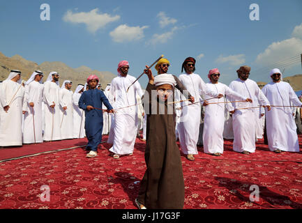 Dubai, United Arab Emirates (UAE). 10th Mar, 2017. Local residents attend a traditional wedding ceremony on mountain Jebal Jais in Ras Al Khaimah, United Arab Emirates (UAE), March 10, 2017. The UAE, located at the intersection of the Belt and Road Initiative, is an important partner for China to promote the Belt and Road Initiative. Credit: Li Zhen/Xinhua/Alamy Live News Stock Photo