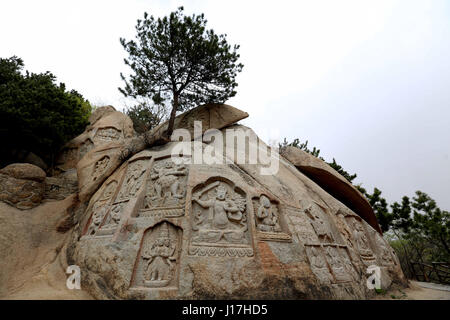 Fuxin, China. 18th Apr, 2017. Buddhist cliff carvings at Haitang Mountain in Fuxin, northeast China's Liaoning Province, April 18th, 2017. More than 260 carvings of Buddha can be seen at the Haitang Mountain. Credit: SIPA Asia/ZUMA Wire/Alamy Live News Stock Photo