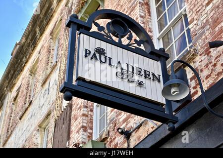 Paula deen hi-res stock photography and images - Alamy