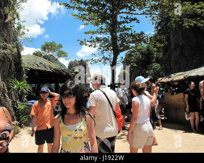 Souvenirs shop in James Bond Island 007 (Koh Tapu) Phang Nga Bay Thailand. Khao Phing Kan. Khao Phing Kan consists of two forest-covered islands with  Stock Photo