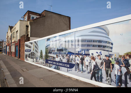 Advertising boards around White Hart Lane Football stadium promising urban regeneration that will come with a new stadium. Tottenham Football Club als Stock Photo