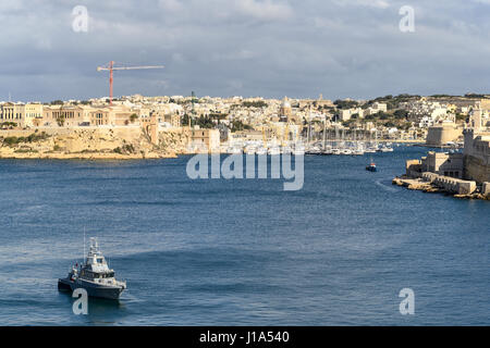 P23 Inshore Patrol Vessel in Grand Harbour, Valletta, Malta Stock Photo