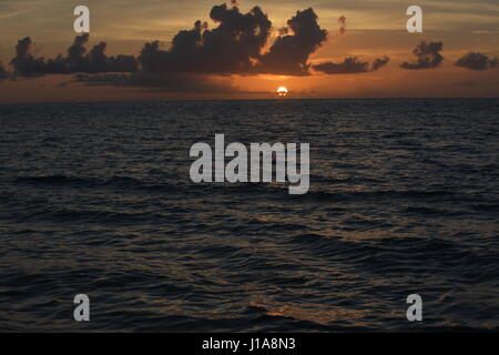 Sunrise over the Atlantic Ocean on a beautiful morning Stock Photo - Alamy