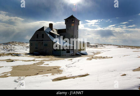 The historic life saving station at Race Point Beach in Provincetown, Massachusetts USA(Cape Cod National Seashore) Stock Photo