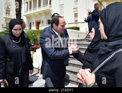 Cairo, Egypt. 19th Apr, 2017. Egyptian President Abdel Fattah al-Sisi, meets with the martyr Ahmed Salah Eddin Malik, in Cairo, Egypt, on April 19, 2017 Credit: Egyptian President Office/APA Images/ZUMA Wire/Alamy Live News Stock Photo