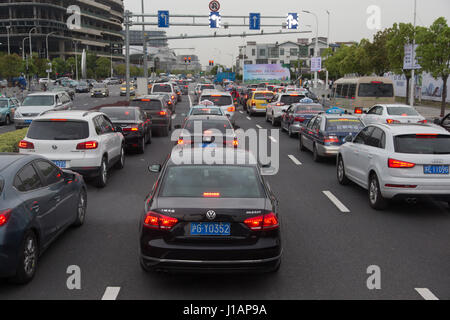 Shanghai, China. 19th Apr, 2017. A Volkswagen Passat stands in a traffic jam in Shanghai, China, 19 April 2017. - NO WIRE SERVICE - Photo: Friso Gentsch/dpa/Alamy Live News Stock Photo