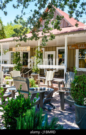 Entrance to the Saarloos Family Farming Operation & Vineyard & Wine store & tasting room complex in Los Olivos, CA, Stock Photo