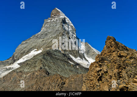 Mountain hut Hoernlihuette and Hoernli ridge at the Matterhorn peak ...
