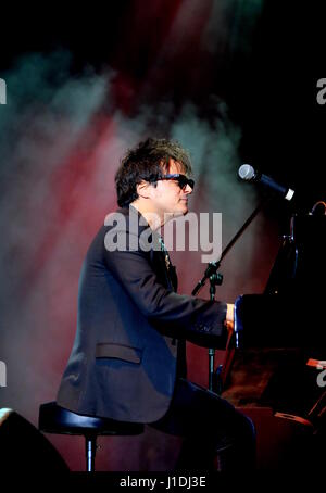British jazz musician Jamie Cullum performing at Cornbury Festival, Oxfordshire Stock Photo