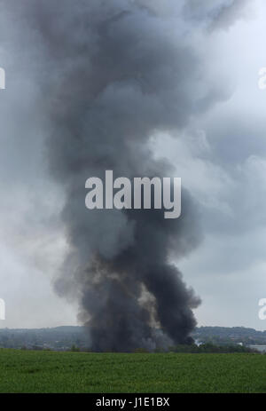 Blackpole, Worcester, UK. 20th Apr, 2017. A blaze at the Yodel Distribution Centre, Blackpole, Worcester which lead to a Major Incident being declared. Credit: Sharpshotaero/Alamy Live News Stock Photo