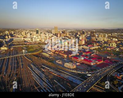 Johannesburg. 20th Apr, 2017. Photo taken on April 20, 2017 shows an aerial view of Johannesburg Town, South Africa. The City of Johannesburg Local Municipality, situated in the northeastern part of South Africa with a population of around 4 million, is the largest city and economic center of South Africa. Credit: Zhai Jianlan/Xinhua/Alamy Live News Stock Photo