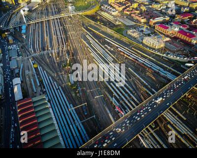 Johannesburg. 20th Apr, 2017. Photo taken on April 20, 2017 shows an aerial view of Johannesburg Town, South Africa. The City of Johannesburg Local Municipality, situated in the northeastern part of South Africa with a population of around 4 million, is the largest city and economic center of South Africa. Credit: Zhai Jianlan/Xinhua/Alamy Live News Stock Photo