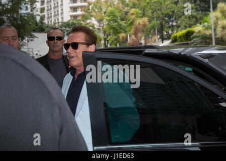 Sao Paulo, Sao Paulo, Brazil. 21st Apr, 2017. Former Bodybuilder and California Governor ARNOLD SCHWARZENEGGER, arrives at the Sheraton Hotel in Sao Paulo, Brazil, to participate in the Arnold Classic South America event, this Friday (21) Credit: Paulo Lopes/ZUMA Wire/Alamy Live News Stock Photo