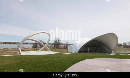 Richland, Washington: Amphitheater on the shore of the Columbia River at the Reach Museum. Also known as the Hanford Reach Interpretive Center, the mu Stock Photo