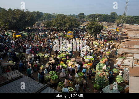 A wholesale vegetable market at Boro Bazar in Jhenaidah, Bangladesh. Stock Photo