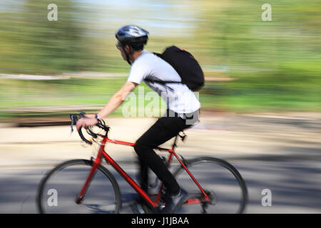 Cyclist, Victoria Park, Grove Road, east London E3 Stock Photo