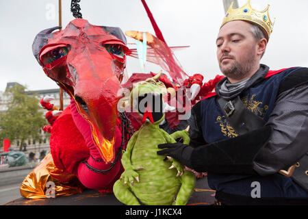 Trafalgar Square, London UK. 22 April, 2017. Feast of St. George.  Hundreds of red and white revellers celebrate the patron saint of England at London's annual Feast of St George in Trafalgar Square. Credit: Steve Parkins/Alamy Live News Stock Photo