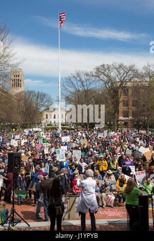 Ann Arbor, Michigan, USA. 22nd Apr, 2017. Thousands gathered at the University of Michigan and marched to the Federal Building in the March for Science. It was one of hundreds of marches for science held in Washington and in cities around the world. The marches were prompted by the disregard for science shown by some government officials. Credit: Jim West/Alamy Live News Stock Photo