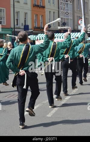 Broad Street, Oxford. Folk Weekend Oxford. 23rd April 2017. Chiltern Hundreds Clog Team. Credit: Eleanor Launchbury/Alamy Live News Stock Photo