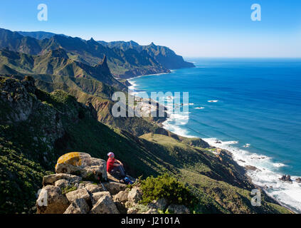 Küste mit Dorf Almaciga, Anaga-Gebirge, Teneriffa, Kanarische Inseln, Spanien