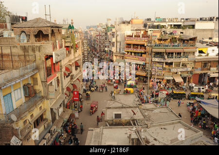 View showing a street scene down on Main Bazar Road in Paharganj, New Delhi, India. Photograph taken from the rooftop of Hotel Shelton Stock Photo