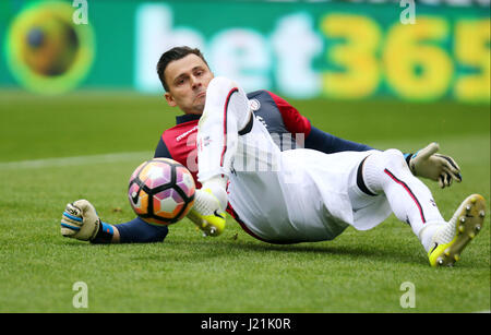 Udine, Friuli Venezia Giulia. 23rd Apr, 2017. ITALY, Udine: Cagliari's goalkeeper Rafael stops the ball during the Serie A football match between Udinese Calcio v Cagliari Calcio at Dacia Arena Stadium on 23th April, 2017. Credit: Andrea Spinelli/Alamy Live News Stock Photo