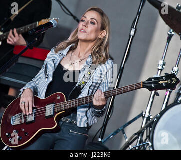 New York, NY, USA. 19th April, 2017. Sheryl Crow Performs on NBC's 'Today' Show at Rockefeller Plaza.