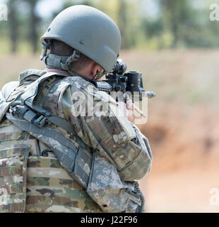 FORT BRAGG, NC - Soldiers of the 528th Sustainment Brigade (Special Operations) (Airborne) participated in the Brigade's 2017 Best Warrior Competition.  The week long ordeal tests the Soldiers' skills and abilities, and proves both to themselves and their leade3rs that they deserve the chance to compete in this year's 1st Special Forces Command Best Warrior Competition to prove they are the best in the community.  While all the Soldiers invovled did their utmost to prove themselves, only one will be qualified to move on to the next level.  (U.S. Army Photo By Sergeant Vance Williamson) Stock Photo