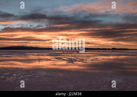 Sunrise at Salar de Uyuni salt flat - Potosi Department, Bolivia Stock Photo