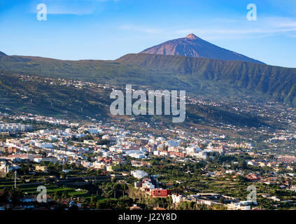 La Orotava, Orotava-Tal, Pico del Teide, Ausblick vom Mirador de Humboldt, Teneriffa, Kanarische Inseln, Spanien Stock Photo