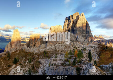 Italy, Dolomites, Cinque Torri. / Cinque Torri are a small group belonging to Nuvolao group, in the Eastern Dolomites. Stock Photo