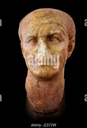 Roman sculpture of the Emperor Vespesien, excavated  from Althiburos sculpted circa  69-79AD. The Bardo National Museum, Tunis, Inv No: C.1025.  Again Stock Photo