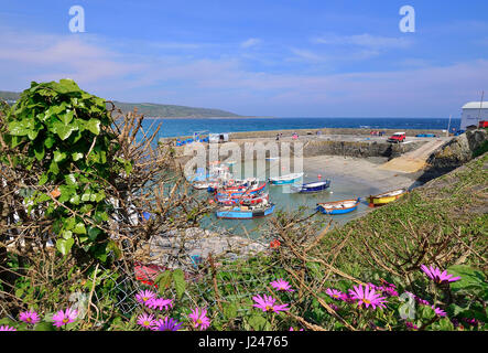 View of the pretty coastal holiday village of Portscatho on the Rosalind Peninsula, Cornwall, UK Stock Photo