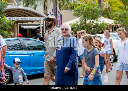 Tuesday 25th April 2017, Sydney, Australia. Palm Beach RSL club holds ANZAC Day Service and March to remember those who have fallen in War. The day marks the 102nd anniversary of the Australian and New Zealand Army Corps landing in Gallipoli in Workd War One. Credit: martin berry/Alamy Live News Stock Photo