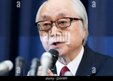 Tokyo, Japan. 25th Apr, 2017. Japan Post Holdings Co. President Masatsugu Nagato speaks during a news conference at the company headquarters on April 25, 2017, Tokyo, Japan. Japan Post Holdings reported a deficit of 40 billion yen for the fiscal year ending in March 2017 after deciding to write off JPY 400,000 billion from the value of its Australian Toll Holdings Ltd. unit. The company announced that it will cut 1,700 jobs at Toll by March 2018. Credit: Rodrigo Reyes Marin/AFLO/Alamy Live News Stock Photo