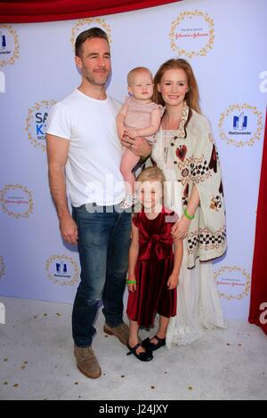 Drew Lachey, Lea Dellecave and son Hudson The Pampers 50th Birthday  Celebration New York City, USA - 16.06.11 Stock Photo - Alamy